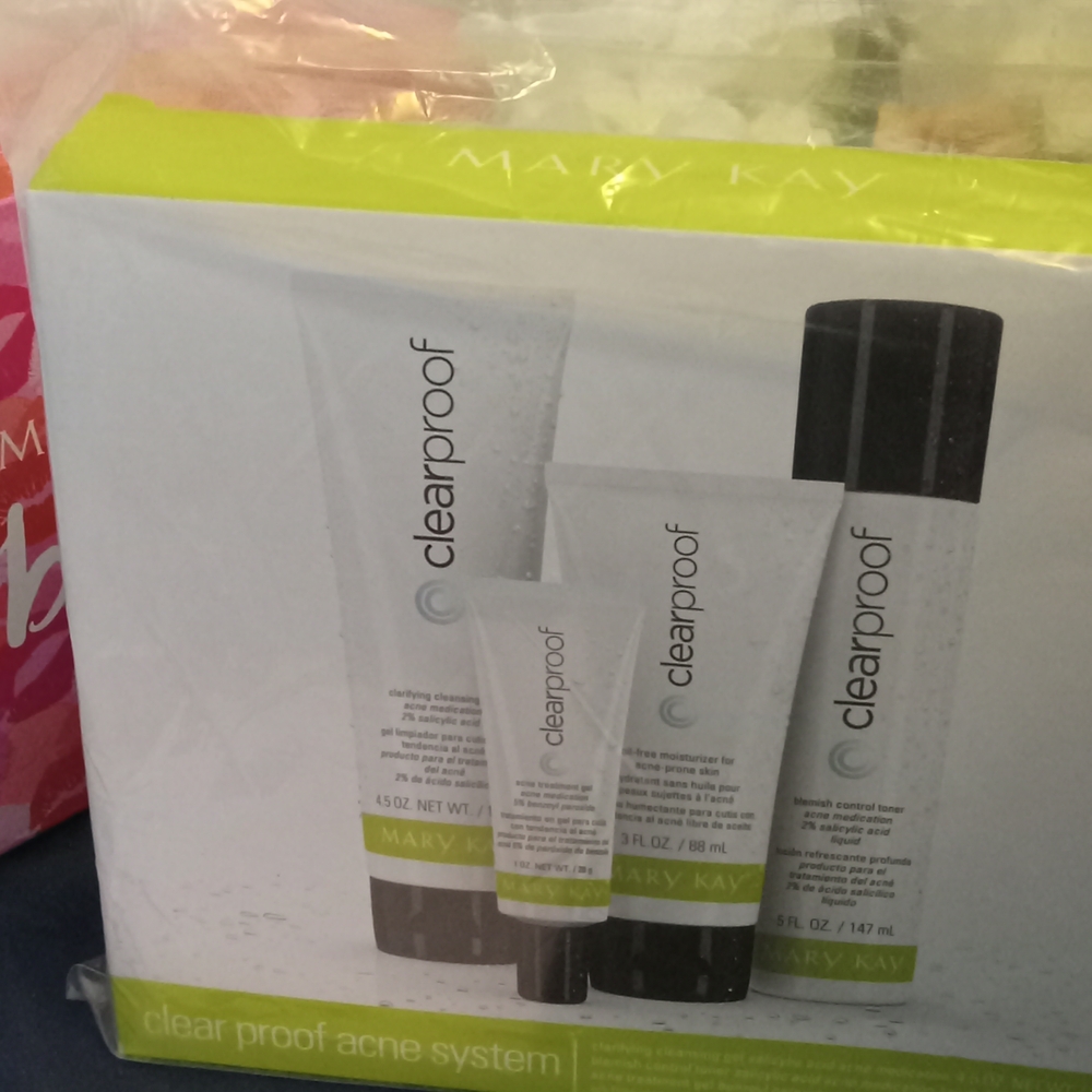 Mary Kay Clear Proof Skincare Set - White and Black